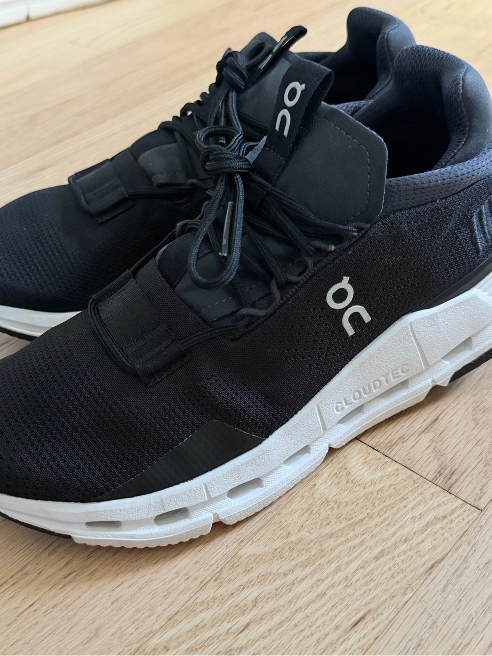 On Cloudnova Women’s Sneakers Black White Size 7.5